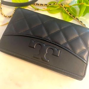 New Tory Burch Black Chain Diamond Quilted Crossbody body bag.